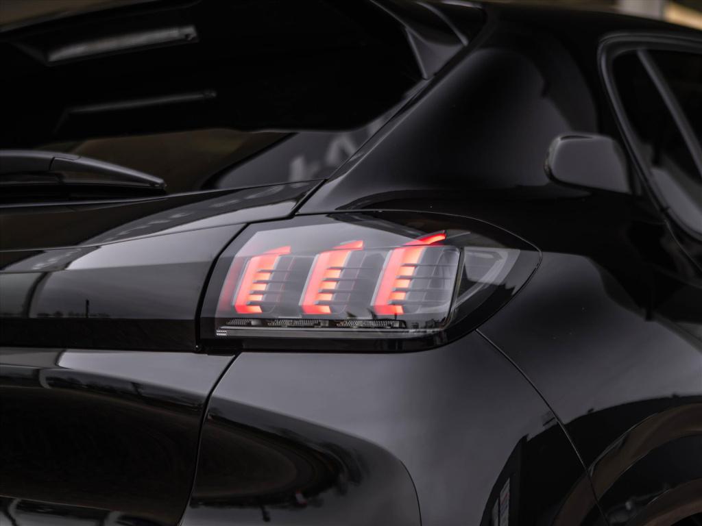 Peugeot 208 1.2 puretech 100pk eat8 allure