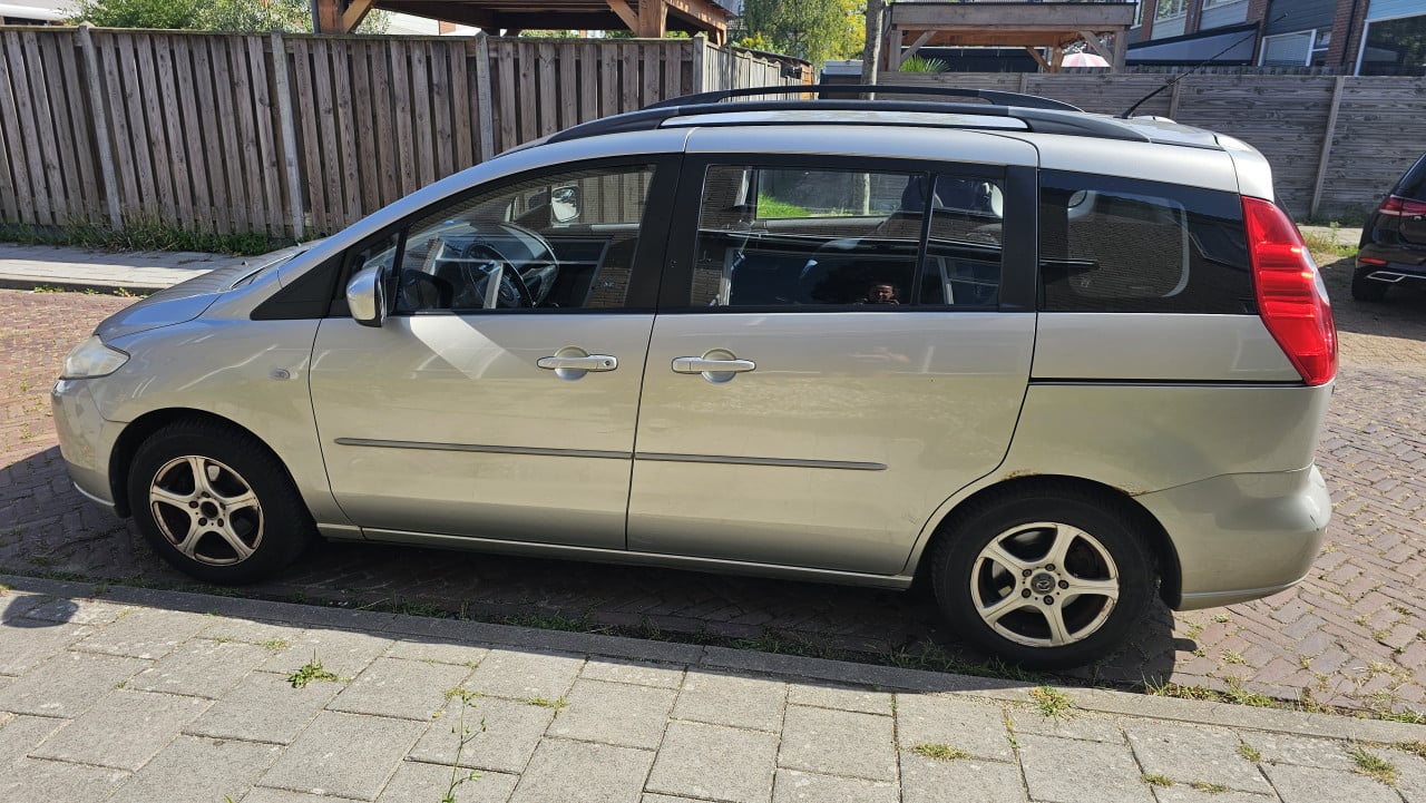 Mazda 5, 7-persoons, 1.8 benzine, APK tot 04/2026