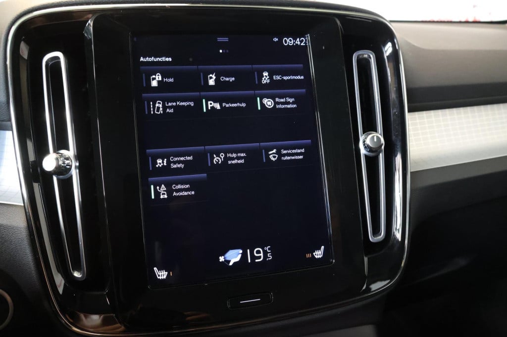 Volvo XC40 1.5 t5 twin engine momentum pro nl auto, trekhaak, el koffer,