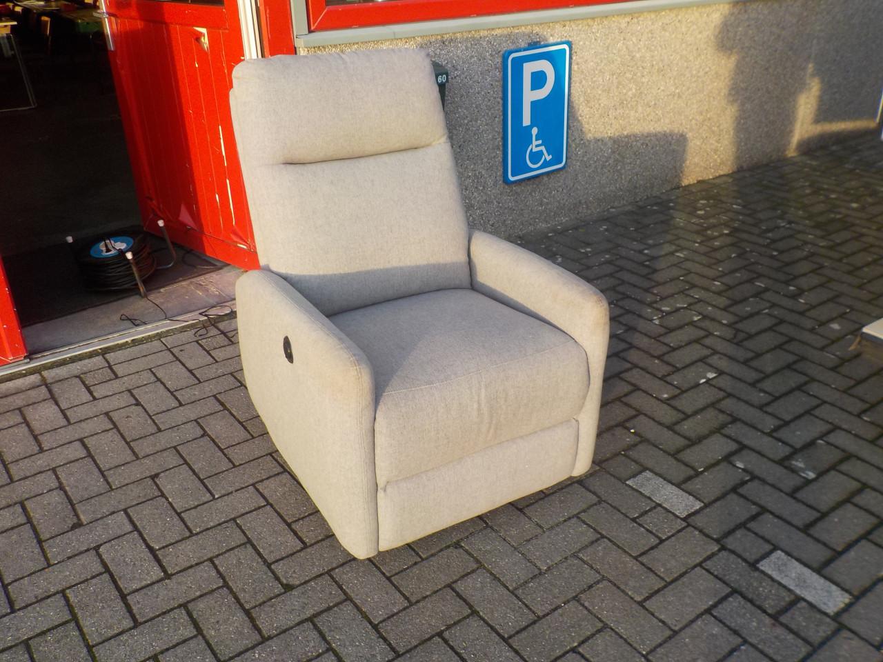 Elektrische stoffen relax fauteuil in goede staat