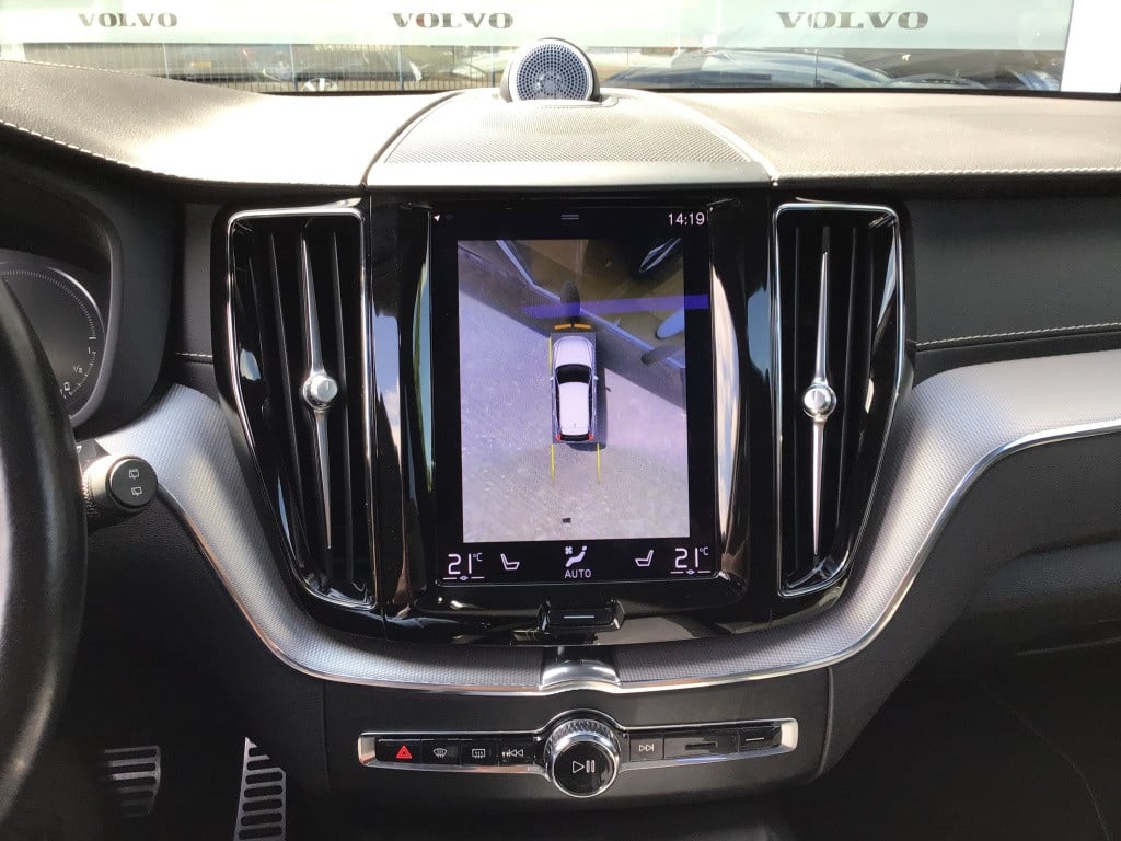 Volvo XC60 t8 390pk recharge r-design| adap.cruise| b&w sound| panodaktrekh