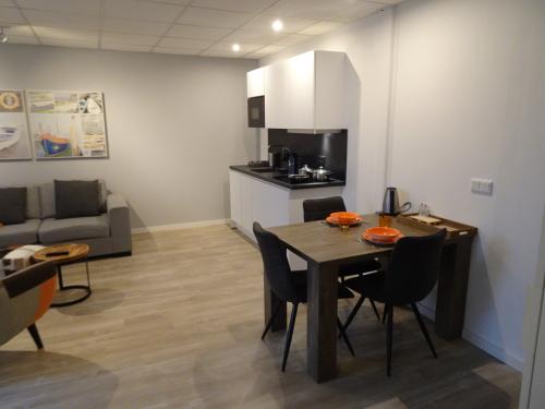 Te Huur Studio / Studio for Rent