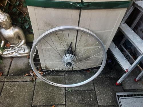 Batavus 28 inch shimano voorwiel, naafdynamo, rollerbrake rem