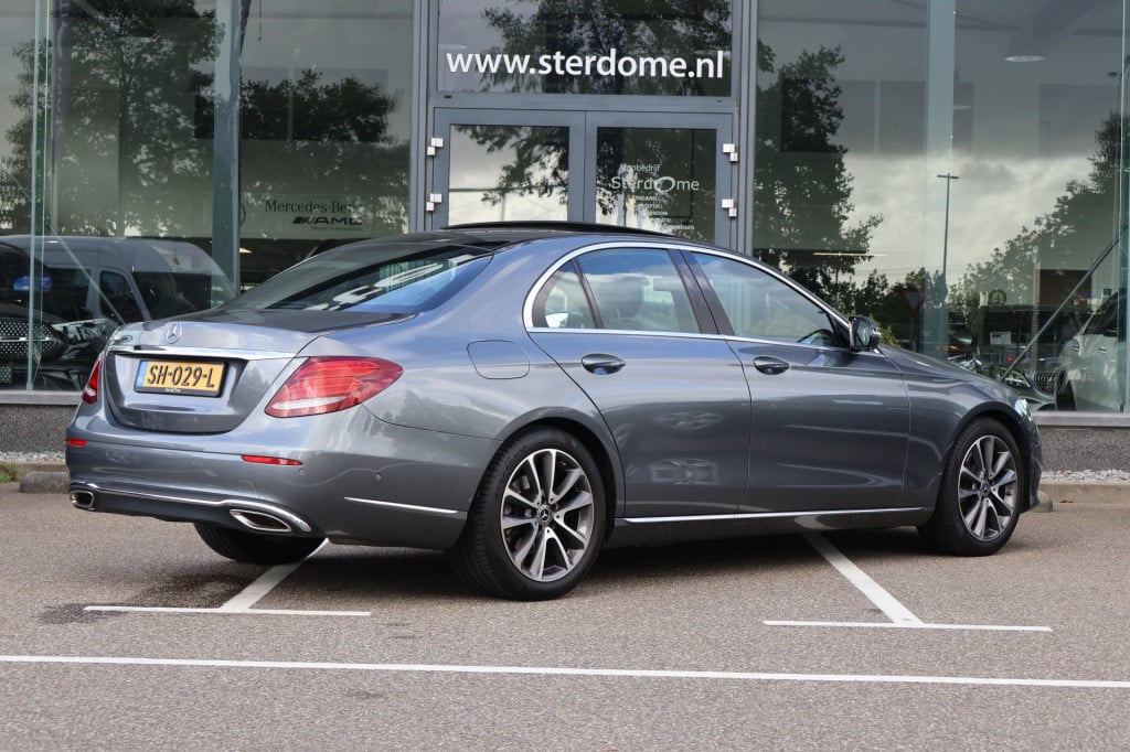 Mercedes-Benz E-Klasse 200 exclusive l airmatic luchtvering l panoramadak l