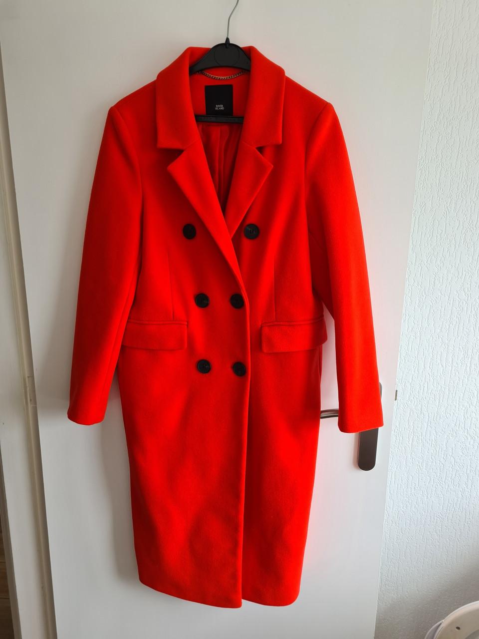 Opvallende rode jas van River Island Maat L