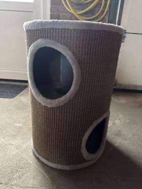 Krabpaal toren kat zo goed als nieuw