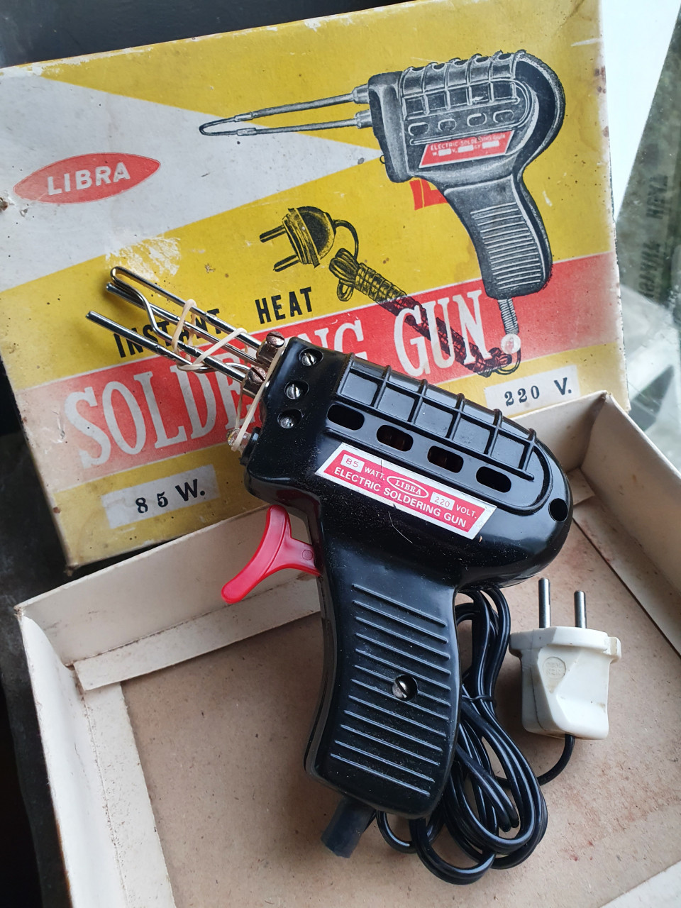 Prima werkende vintage Soldeerrevolver van het merk Libra...