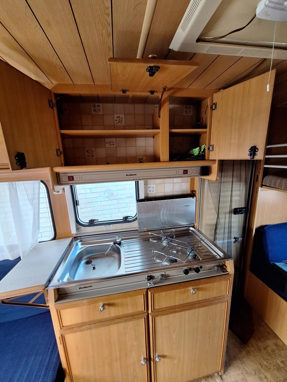 Caravan Dethleffs Rally Nomad 370  compacte 4-persoons caravan