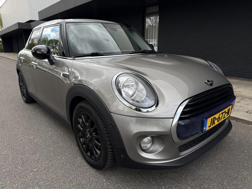 Mini Cooper mini 1.5 black pack - automaat - leder - 87.000km -
