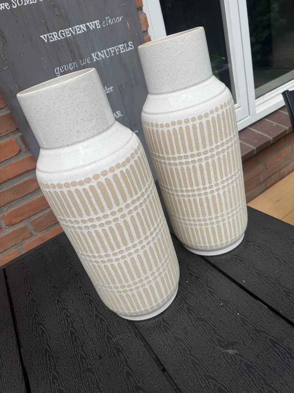 2 bloemen vazen groot