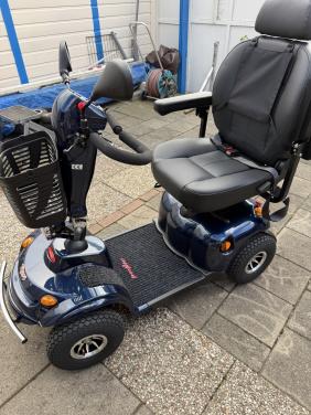 Te koop een splinternieuwe scootmobiel