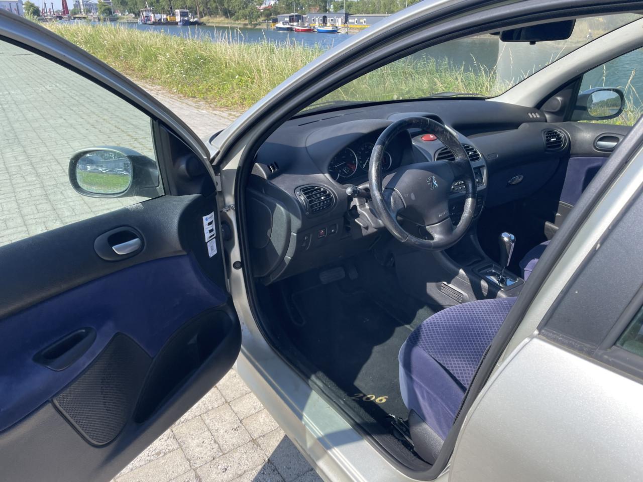 Peugeot 206 1.6 xs automaat 82000km