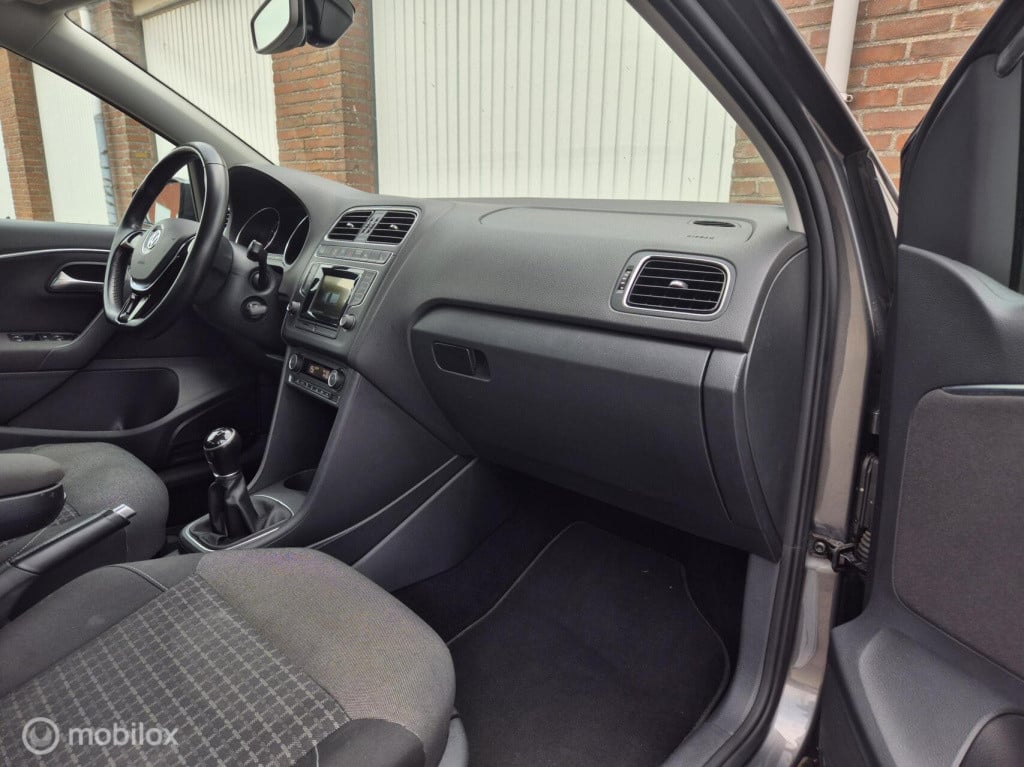 Volkswagen Polo 1.2 tsi comfortline / parkeersensoren voor + achter / stoel