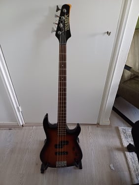 Te koop; Hamer Basgitaar