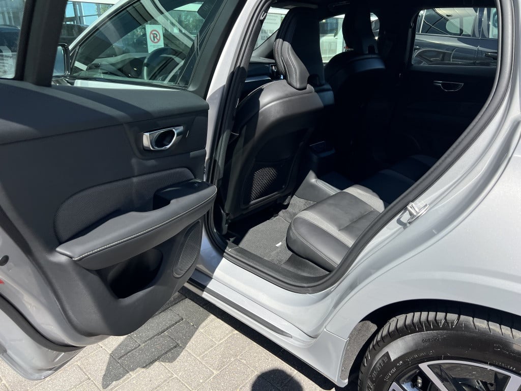 Volvo V60 t6 398pk recharge plus dark| adap.cruise| 360camera| trekaak
