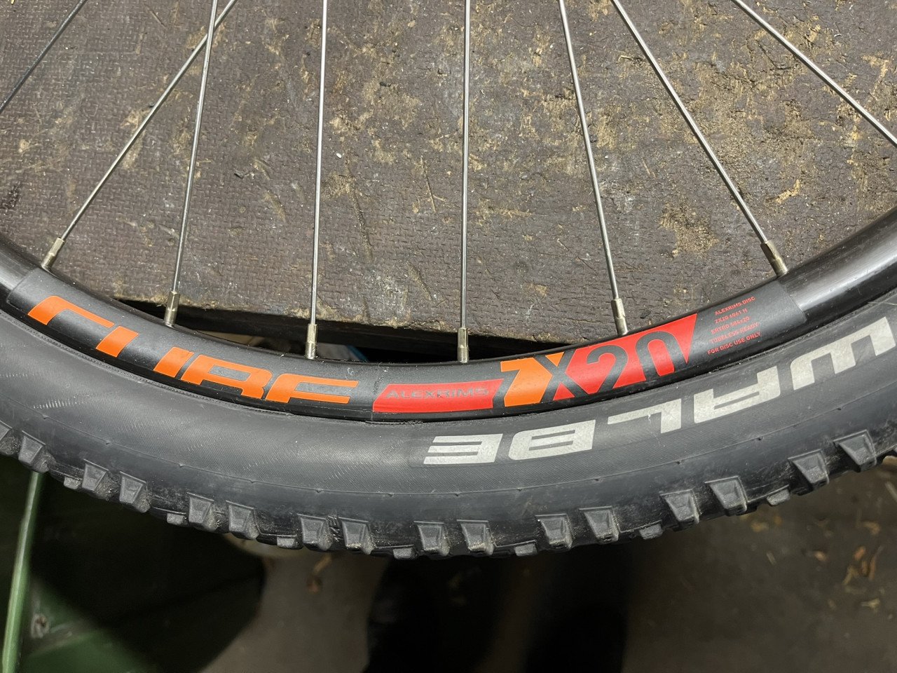 Voor en achterwiel  CUBE mountainbike