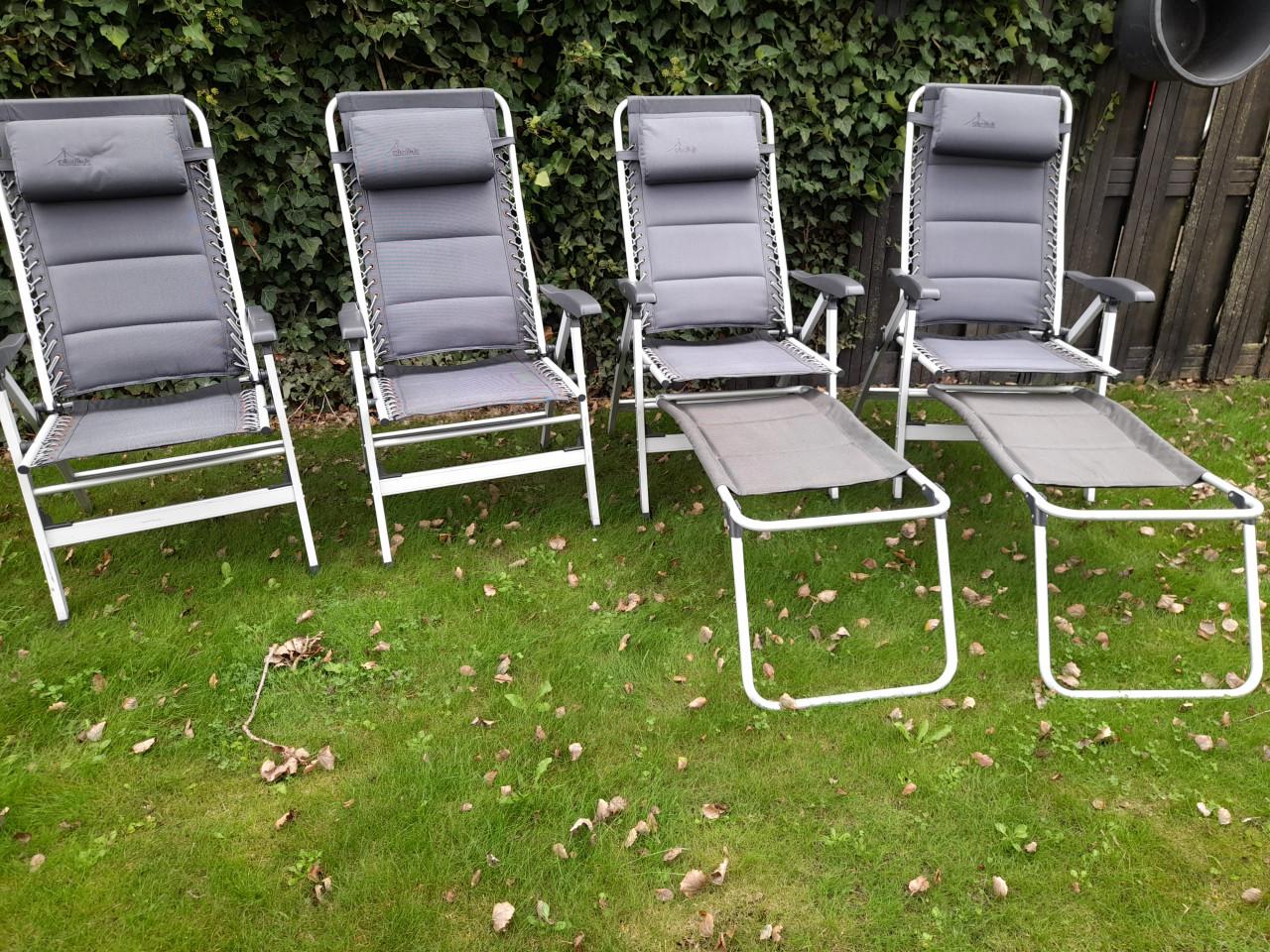 4 Obelink stoelen (prima staat alleen de ringen gaan roesten)per stuk €7,50