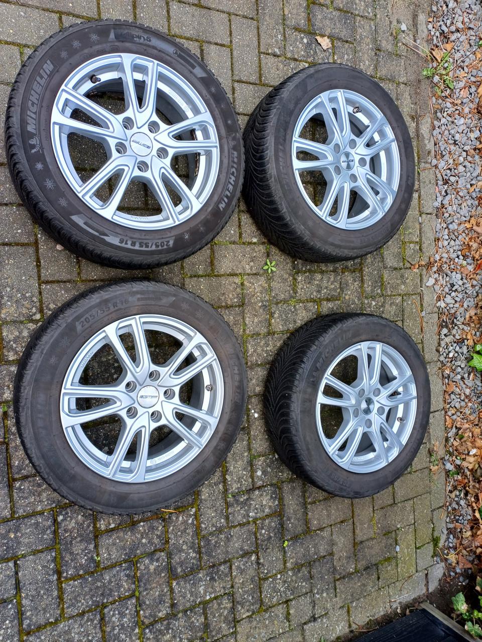 Winterbanden met velgen (16" )