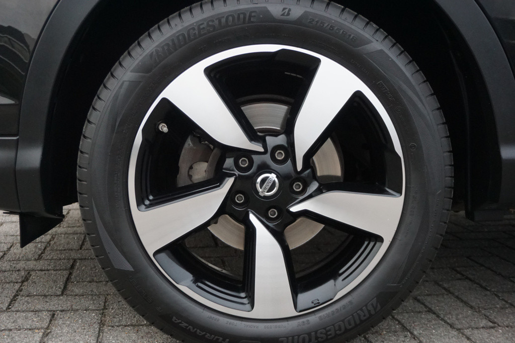 Nissan Qashqai 1.2 n-connecta climate / navi / camera / glazen dak / parkee
