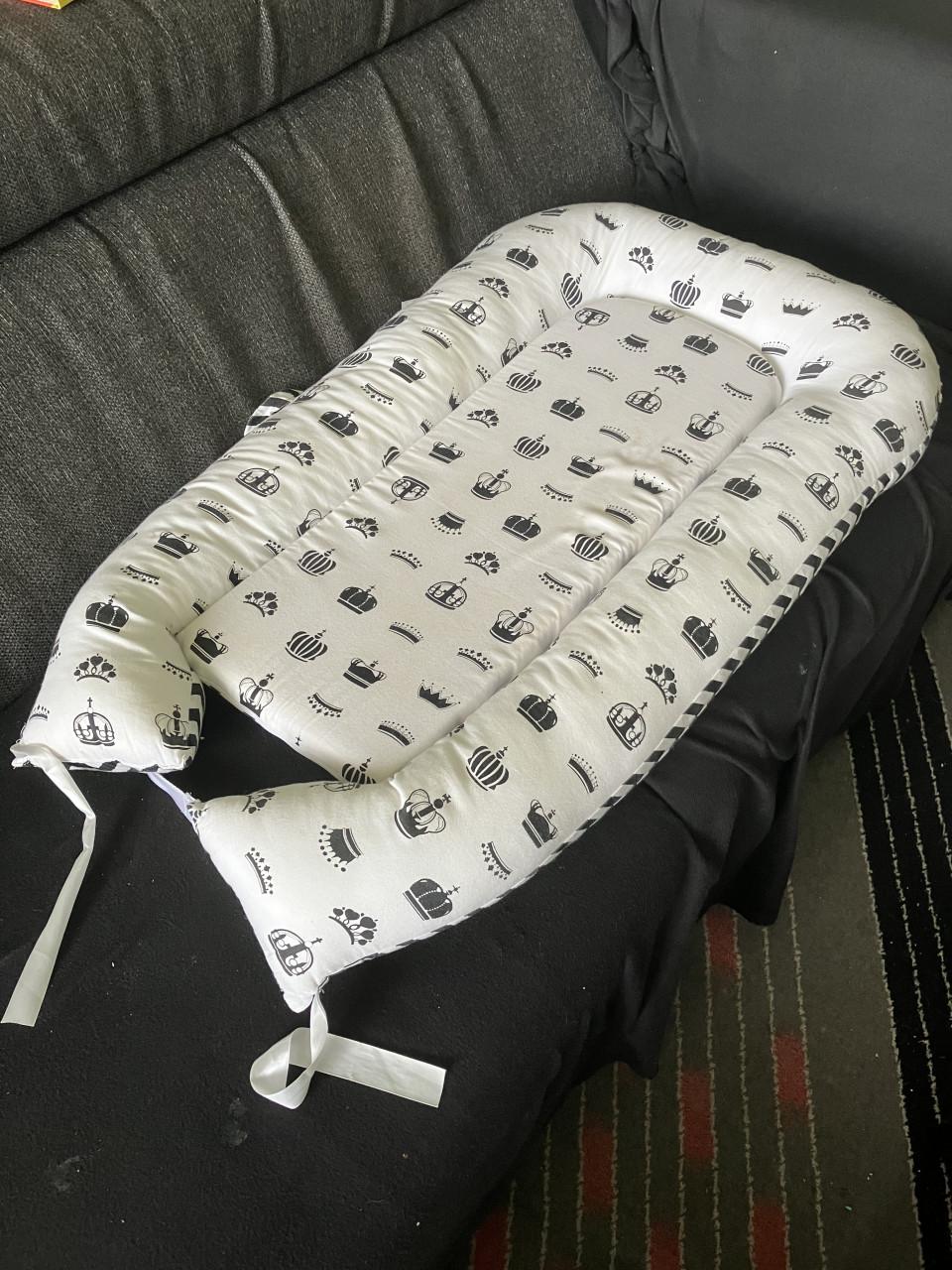 Baby nestje, bed verkleiner, luxe aankleedkussen