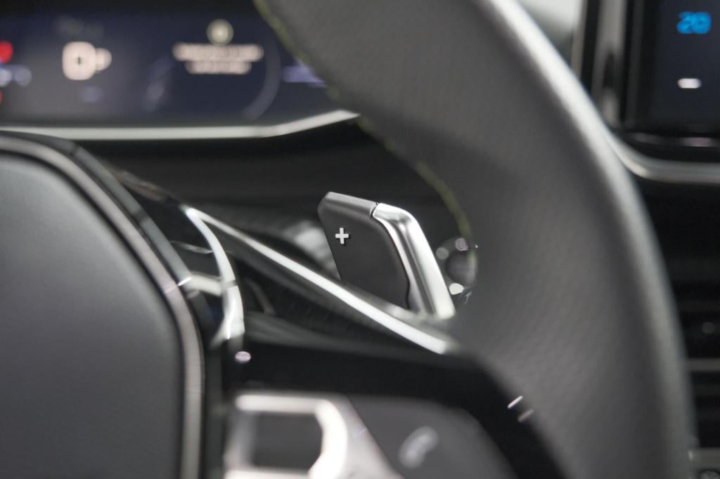 Peugeot 2008 1.2 hybrid 136 gt | 360 camera | adaptieve cruise control | na