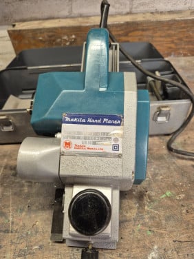 Makita schaaf 1100