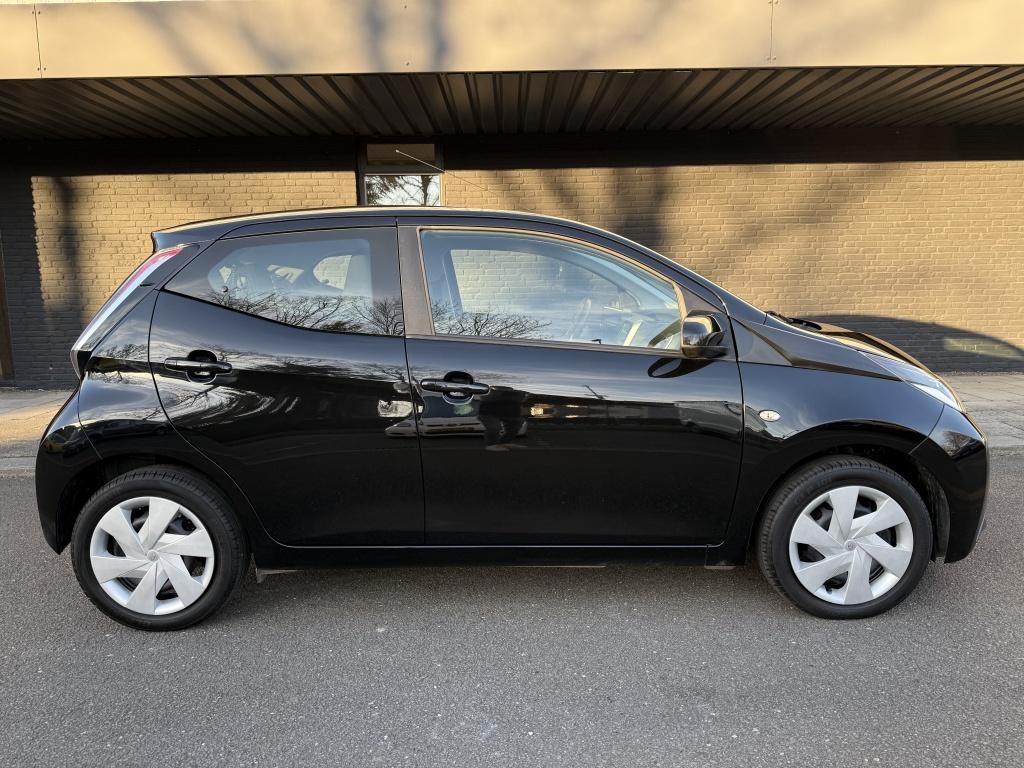 Toyota Aygo 1.0 vvt-i x-play