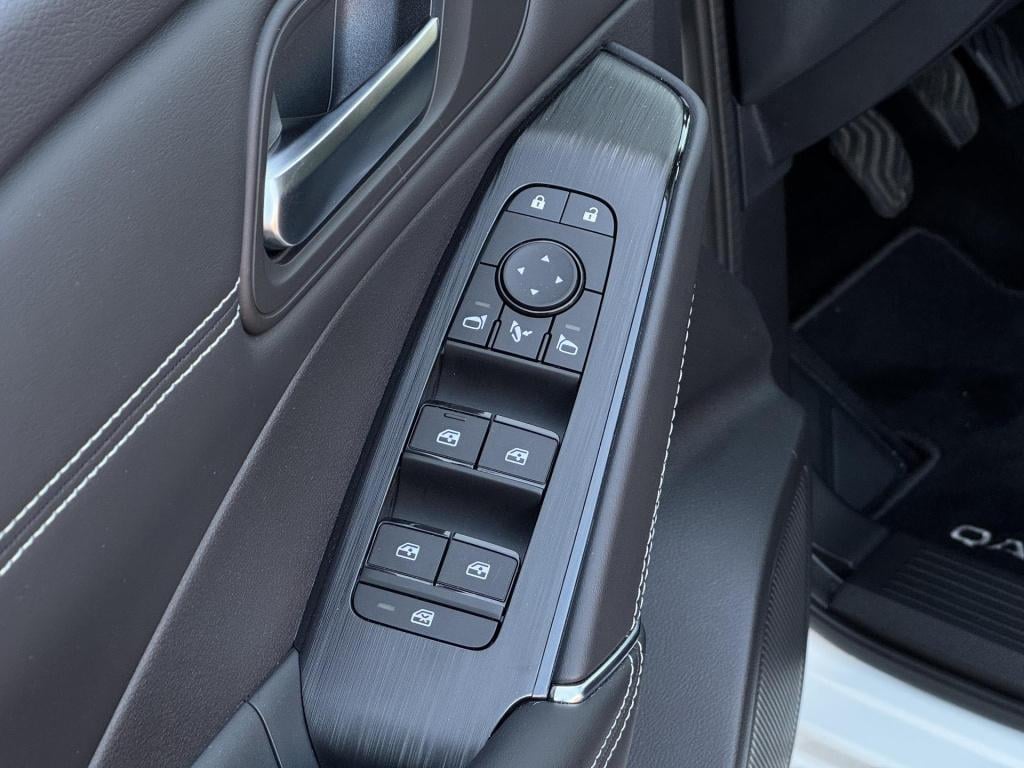 Nissan Qashqai 1.3 mhev n-connecta design pack