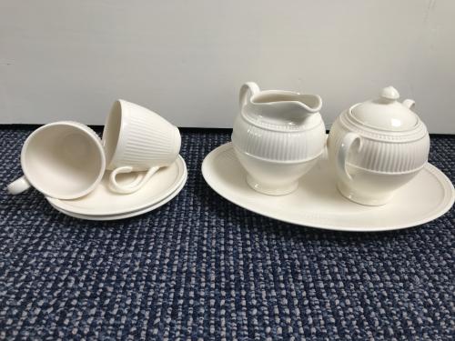 Wedgwood 2 kop en schotel + roomstel