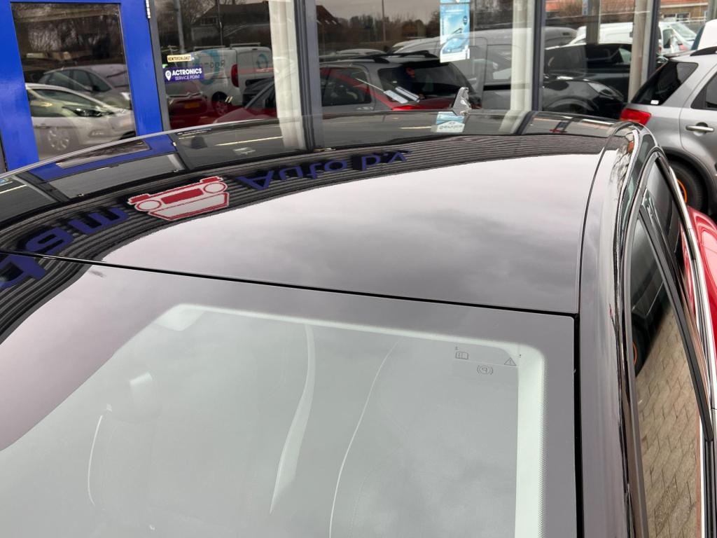 Renault Captur 1.3 tce 140 aut, intens met vele opties, camera, zelf sturen