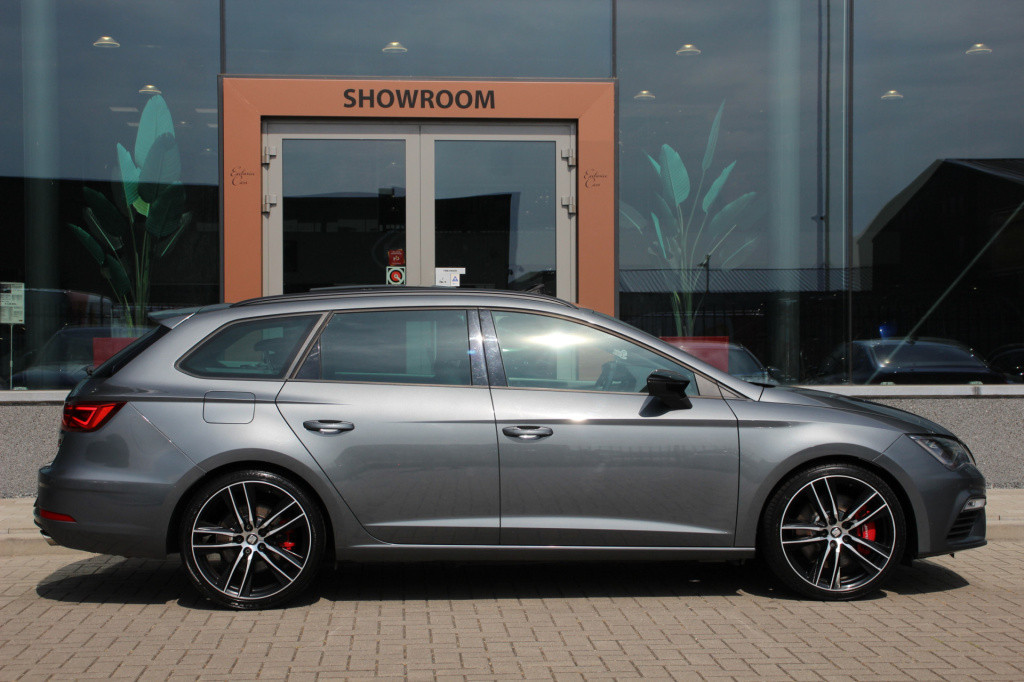 Seat Leon Sportstourer st 2.0 tsi cupra 300 4drive | pano. | camera | 301pk