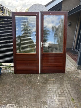 Hardhouten tuindeuren