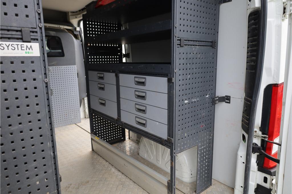 Peugeot Boxer 330 2.2 bluehdi 140 l2h2 premium volle inrichting i trekhaak 