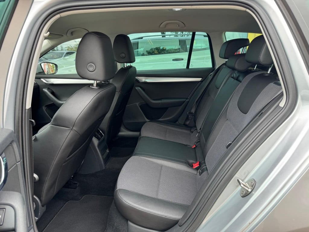 Skoda Octavia combi 1.0 tsi grt amb. bns