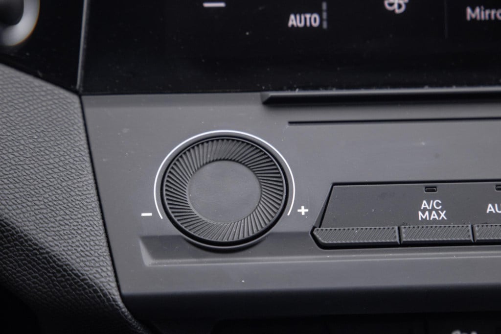 Peugeot 308 1.2 puretech active pack business airco / cruise controle / ned