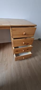 Eikenhouten bureau