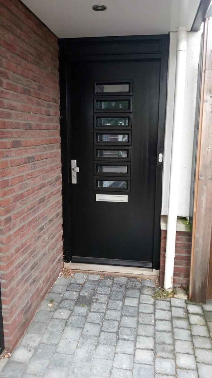 Professioneel schilder, stucwerk en laminaat legger Tel: 06-42810770