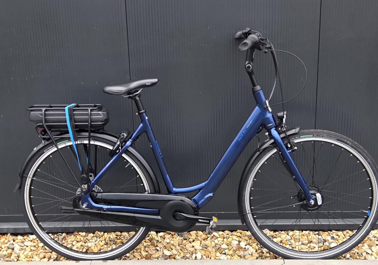 Sportieve Giant Ease-E+ 2  400Wh met lage instap 56cm