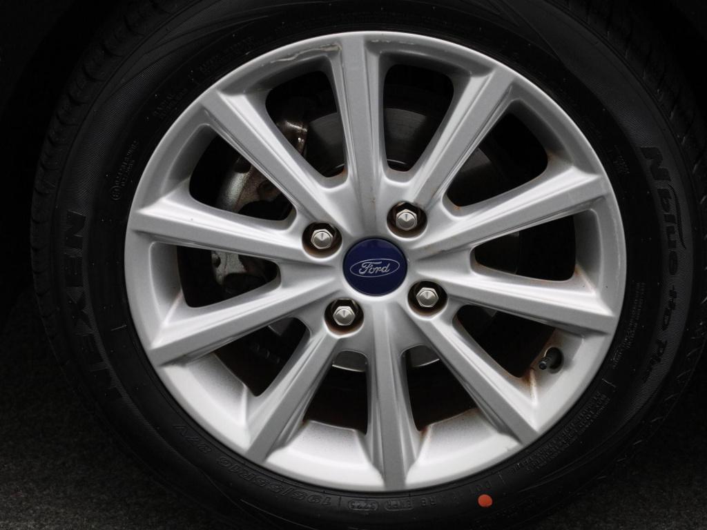 Ford Fiesta 1.0 ecoboost titanium | automaat | winterpack | stoel/stuur ver