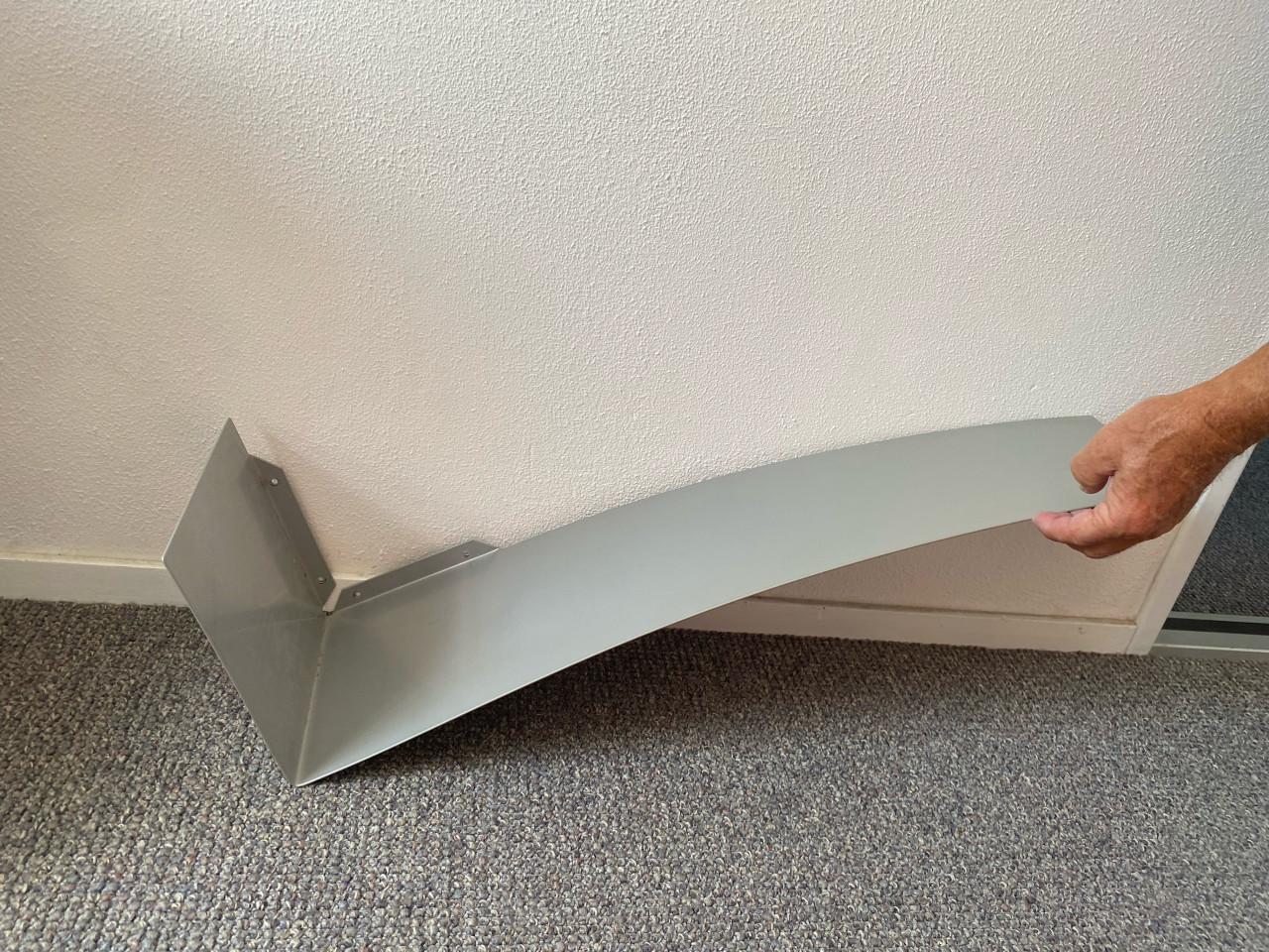 Metalen boekenplank van Ikea