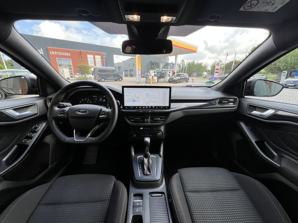 Ford Focus wagon 1.0 ecoboost hybrid st line | winter package | camera | cr