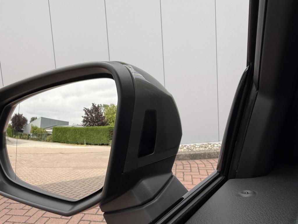 Audi Q3 45 tfsi e hybrid 245pk s edition s-line | keyless | camera