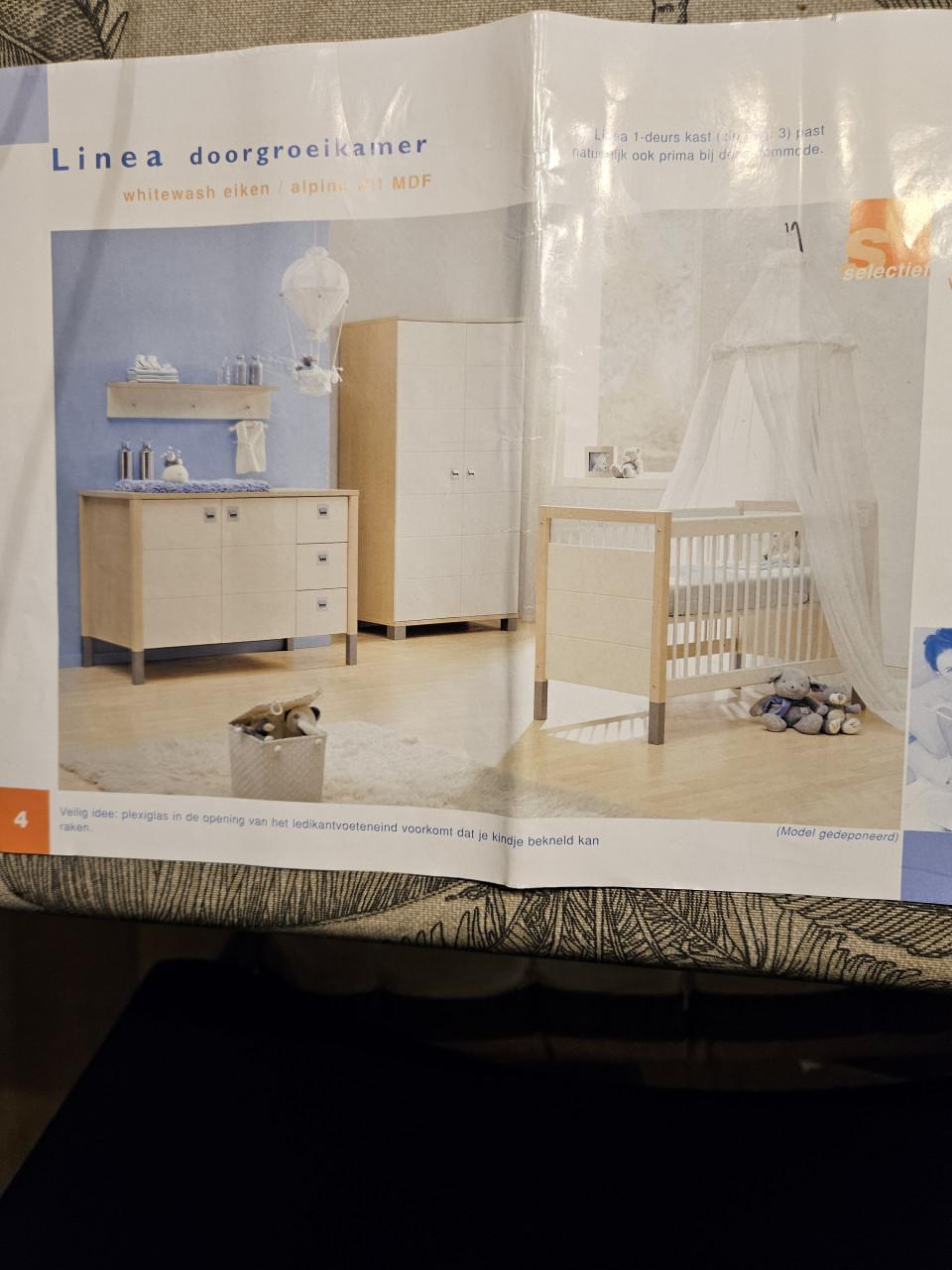 Vroomshoop kast en commode / buro en kapstok