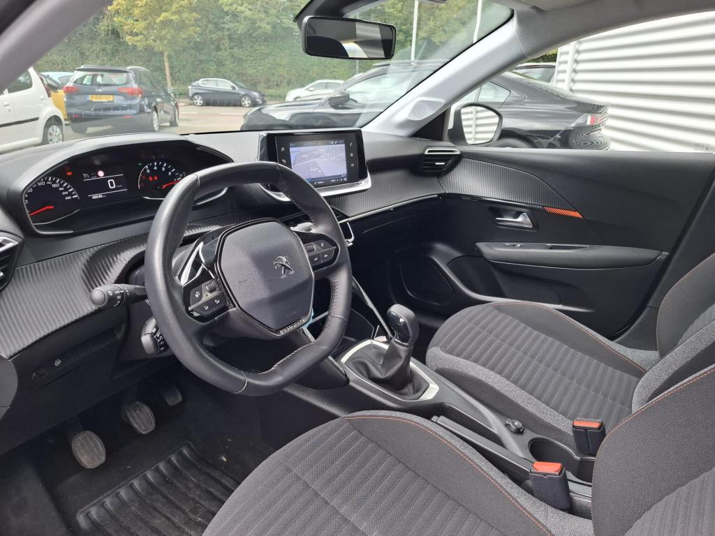 Peugeot 208 1.2 active pack navi/airco/lmv
