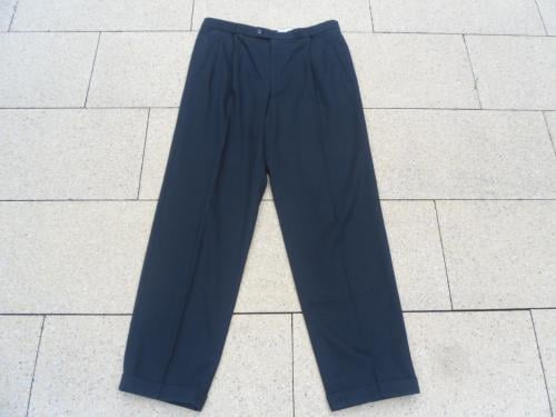 2 X ZWARTE PANTALONS MAAT 49 EN 54