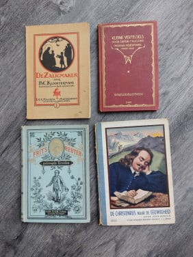 BOEKEN.