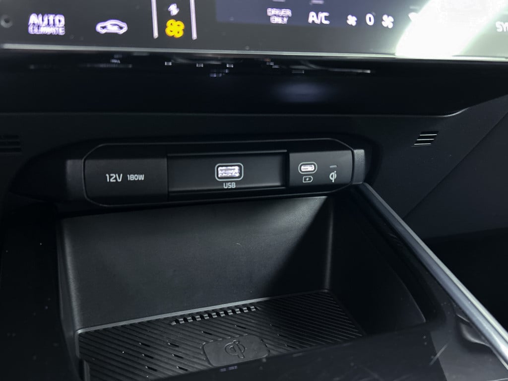 Kia Niro 1.6 gdi hybrid launch edition limited