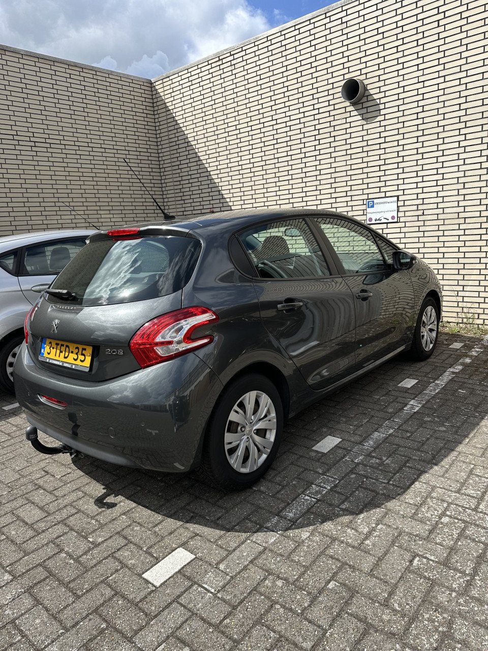 Peugeot 208 1.2 VTi Envy CarPlay/climate/phulp/trekhaak