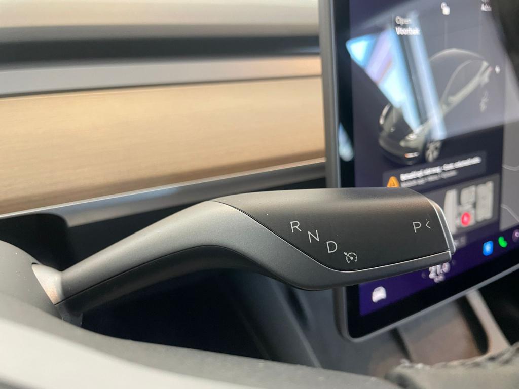 Tesla Model Y long range awd 75 kwh