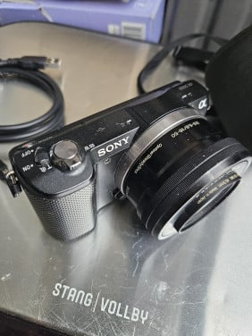 Werkende Sony A5000 camera incl opbergtas en lens...